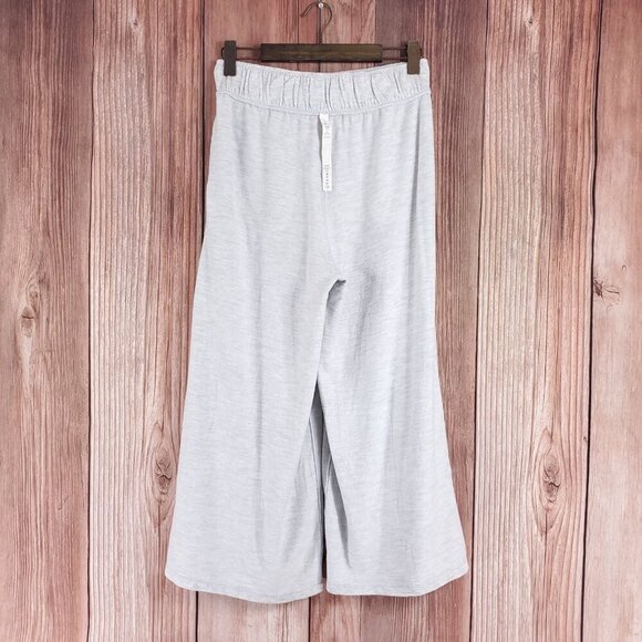 Lululemon Womens 6 Seek Stillness Mid Rise Crop Heathered Core Ultra Light Grey - Picture 4 of 13